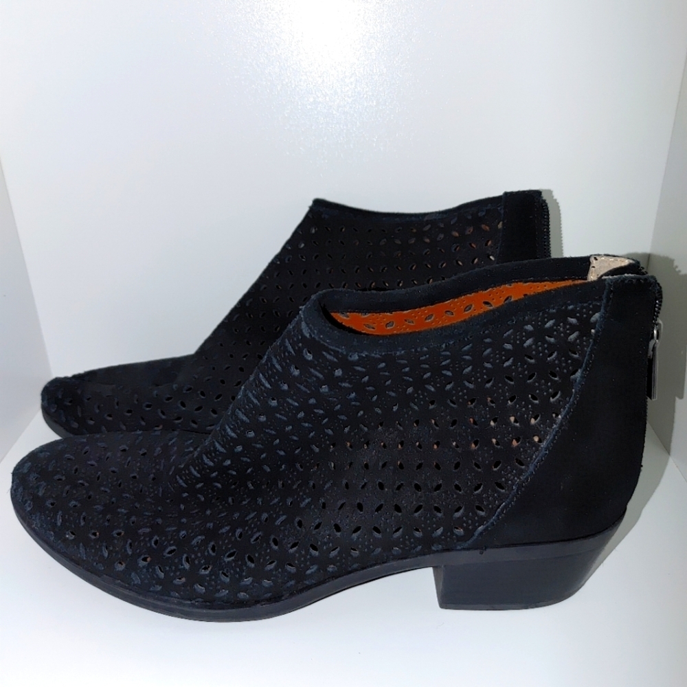 LUCKY BRAND Black Suede Bootie Shoes Size 8.5